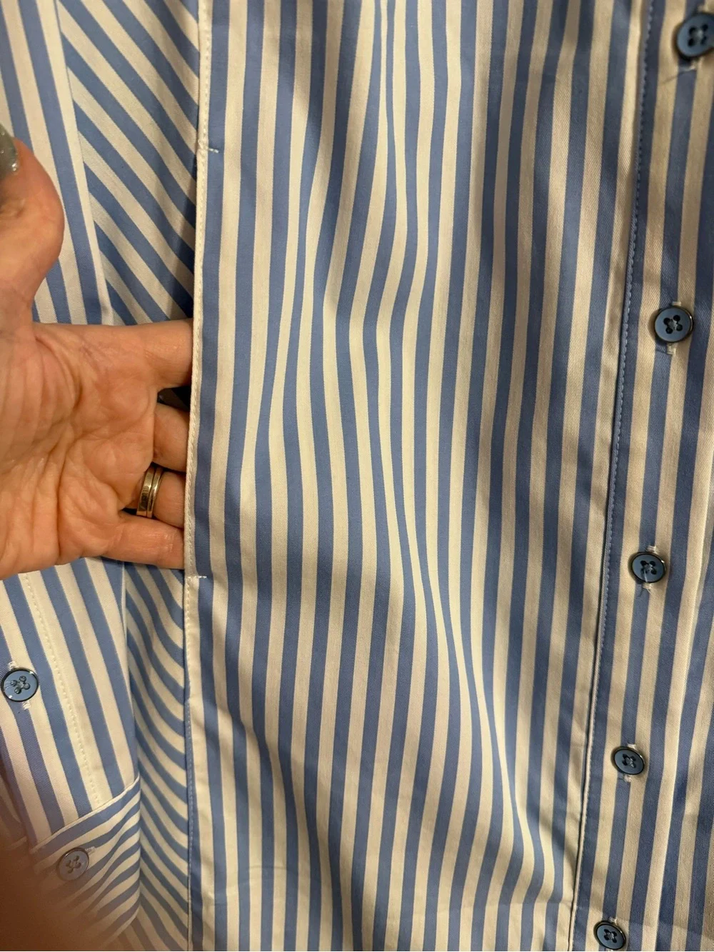 Cabi Dress Up shirt Spring 2025 - Picture 6 of 6